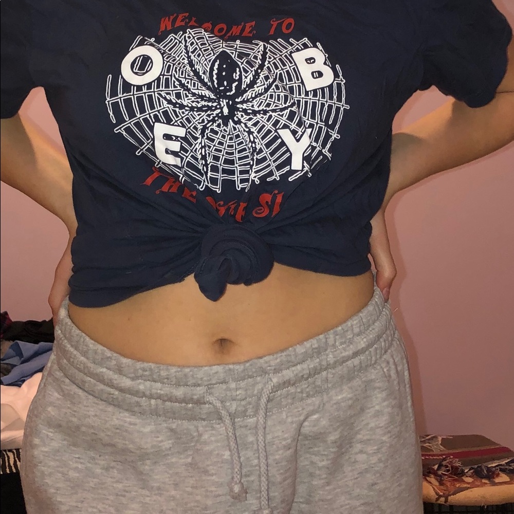 Obey tee